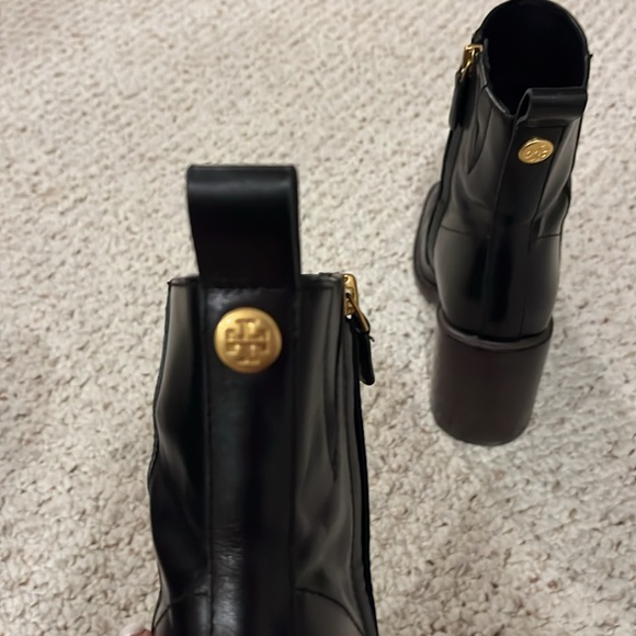 Super cute black Tory Burch booties - Picture 5 of 9